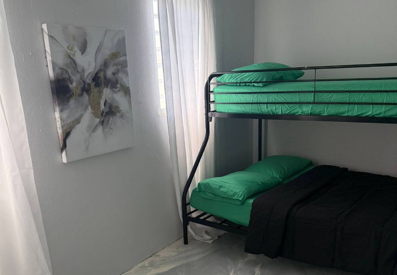 Casa en Carolina - Modern & Cozy Home2 Mins to Airport and car rental 