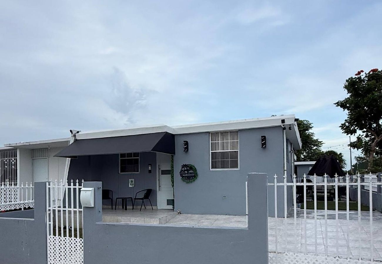 Casa en Carolina - Modern & Cozy Home2 Mins to Airport and car rental 
