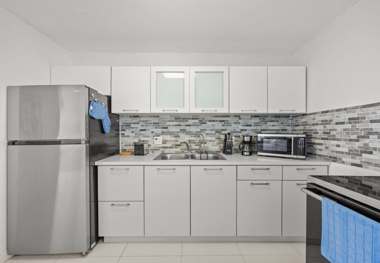 Residencial en Hato Rey - 3BR Condo w/ Gym & Balcony – Hato Rey, San Juan