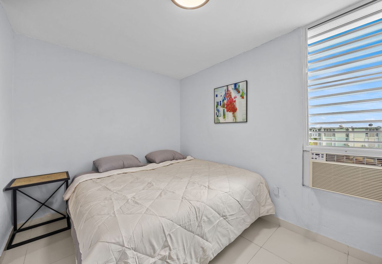 Residencial en Hato Rey - 3BR Condo w/ Gym & Balcony – Hato Rey, San Juan
