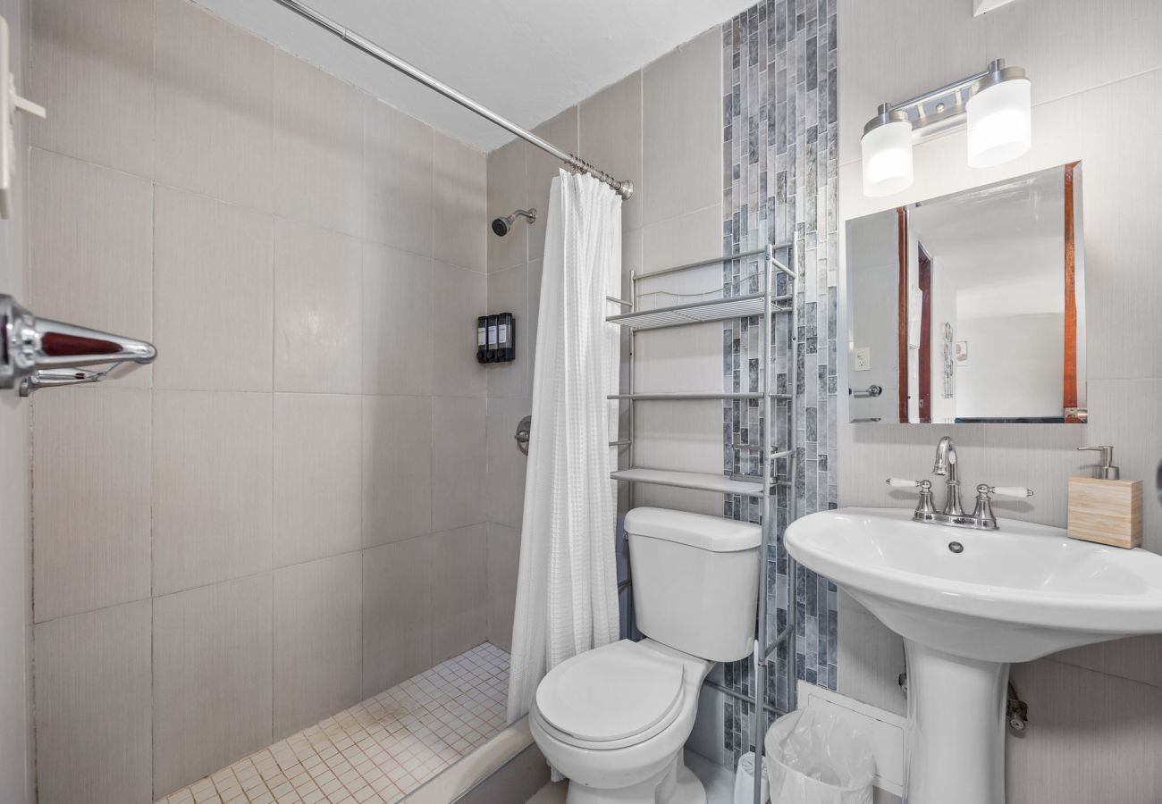 Residencial en Hato Rey - 3BR Condo w/ Gym & Balcony – Hato Rey, San Juan