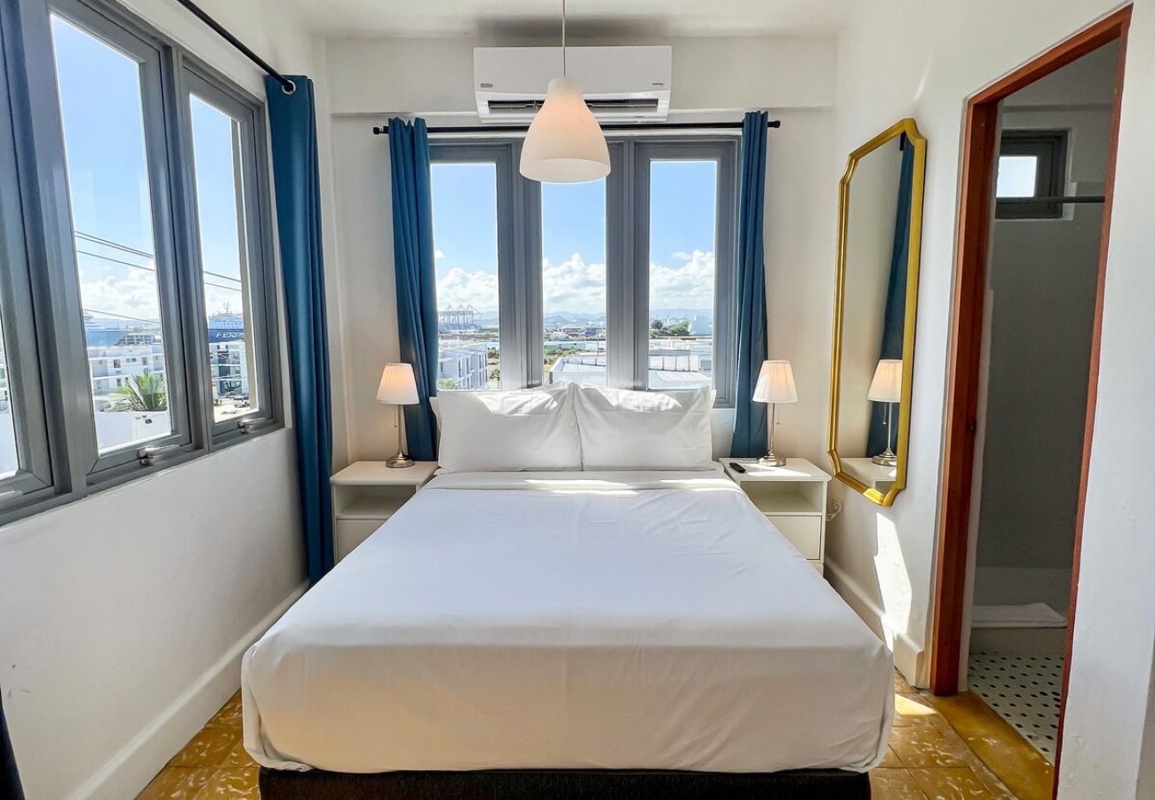 Alquiler por habitaciones en San Juan - Bahia Urbana, Superior Room with balcony, near Old San Juan