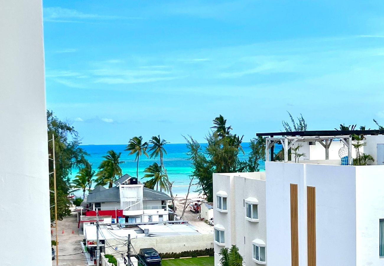 Residencial en Punta Cana - Amazing beach Apt with private Pool on the Terrace 
