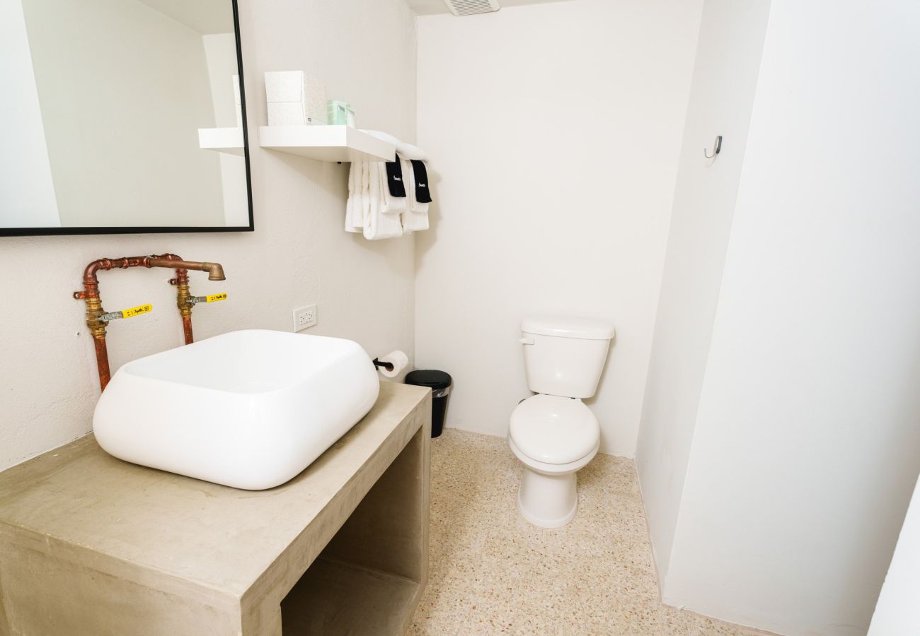Alquiler por habitaciones en San Juan - Loft Suite with 2 beds, steps from Old San Juan