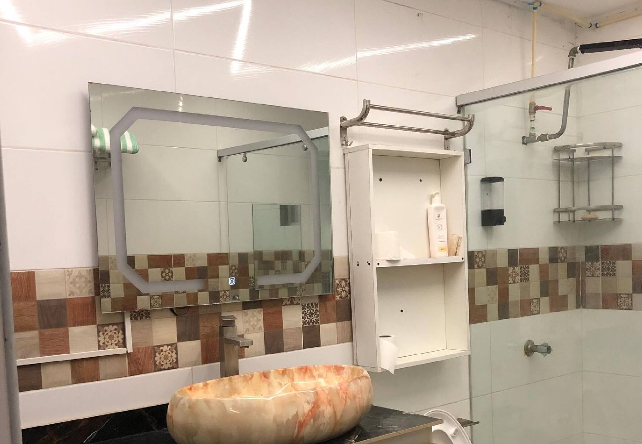 Apartamento en Santo Domingo Este - Apto Amplio de 3 HB con Acceso a Jacuzzi