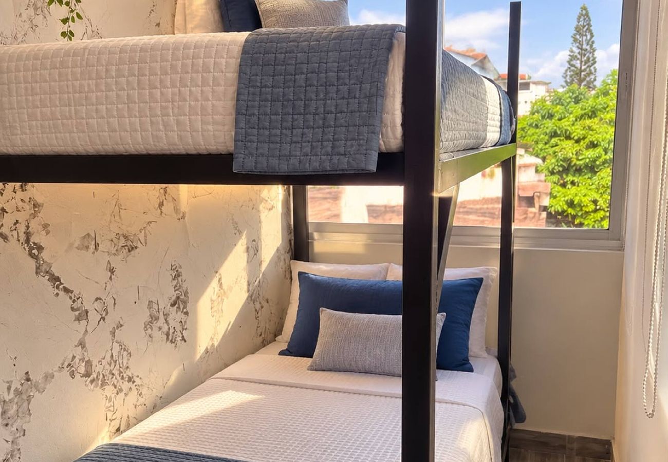 Apartamento en Santo Domingo Este - Apto Amplio de 3 HB con Acceso a Jacuzzi