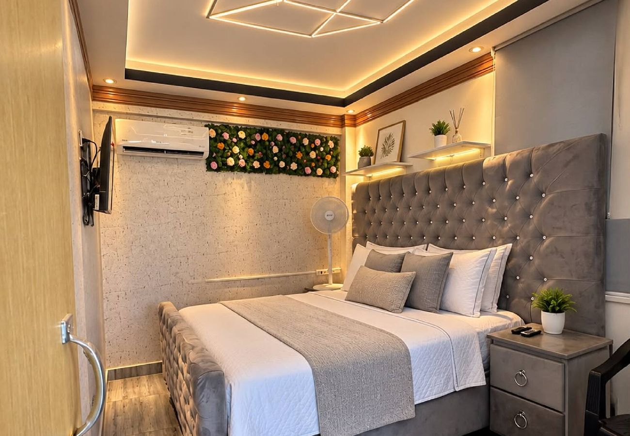Apartamento en Santo Domingo Este - Apto Amplio de 3 HB con Acceso a Jacuzzi