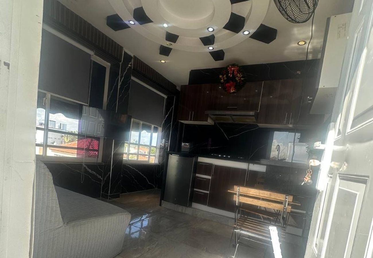 Apartamento en Santo Domingo Este - Suite King con Acceso a Jacuzzi en Terraza