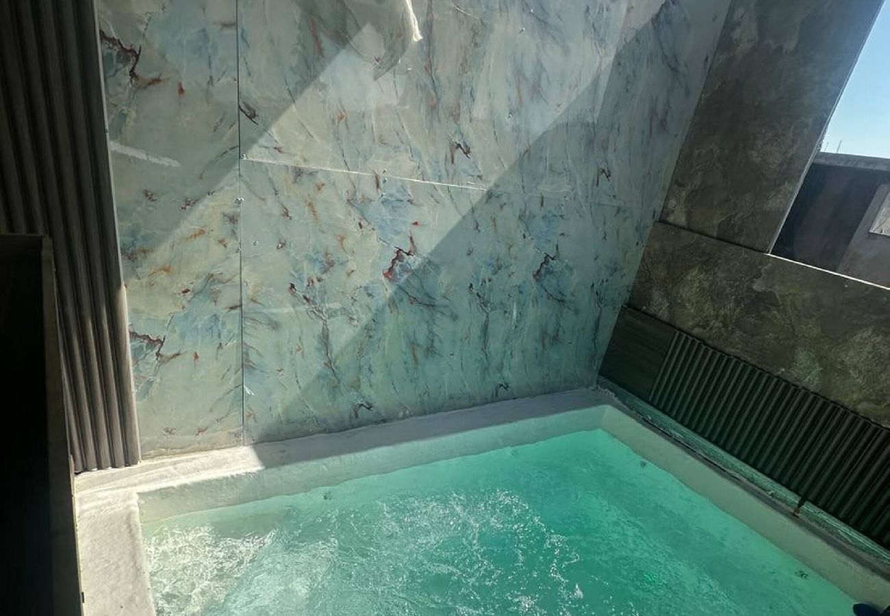 Apartamento en Santo Domingo Este - Apto Contemporaneo de 1 HB con Acceso a Jacuzzi