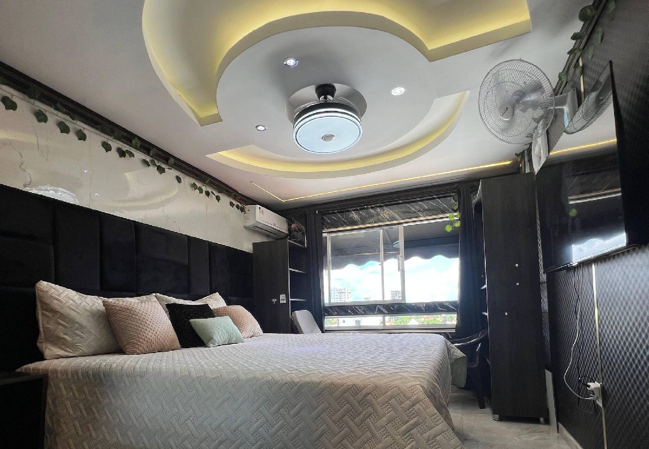 Apartamento en Santo Domingo Este - Apto de 2 HB con Balcón y Acceso a Jacuzzi