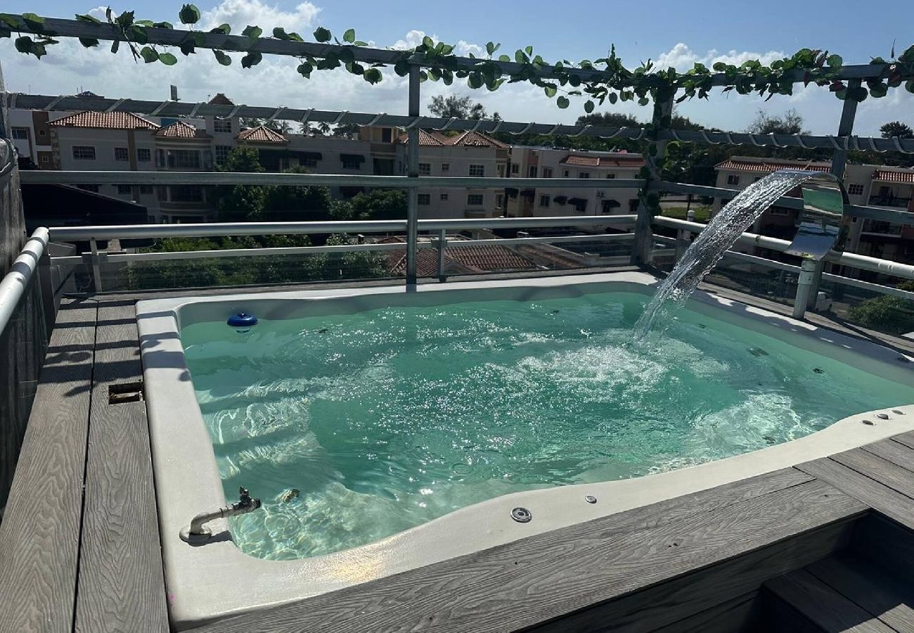 Apartamento en Santo Domingo Este - Apto de 2 HB con Balcón y Acceso a Jacuzzi