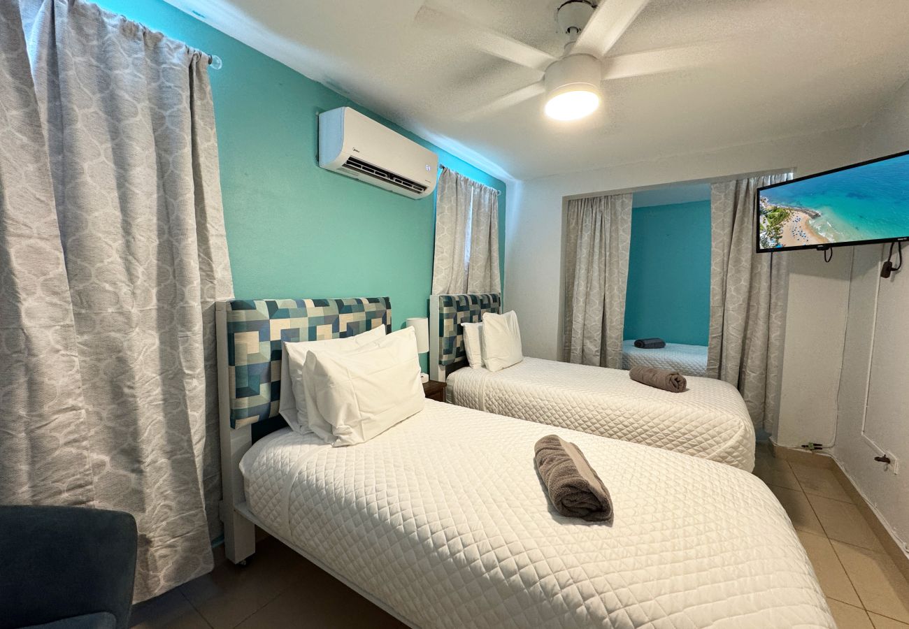 Apartment in San Juan - Spacious 2BR/1BA in Condado Near Beach & Hotspots