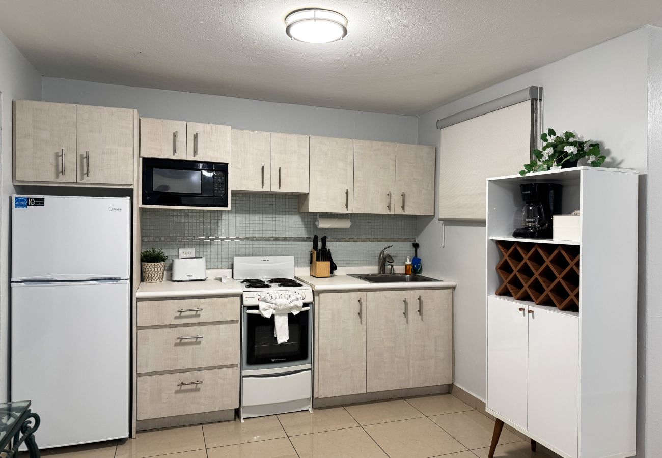 Apartment in San Juan - Spacious 2BR/1BA in Condado Near Beach & Hotspots