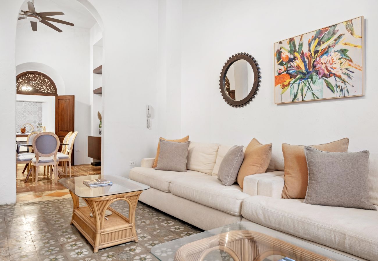 House in San Juan - Tizol Historic Building: 8BR in Old San Juan