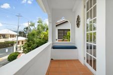Apartment in Santurce - Breezy beach apt, steps to the sand!...