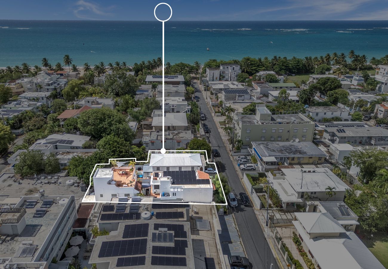 Apartment in Santurce - Spacious & Bright 2bd Apt, Steps to Sand • w/ Generator!