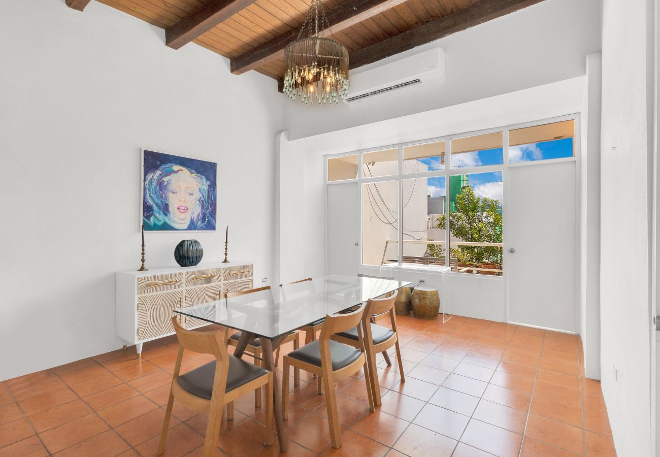 House in San Juan - Whole Home with Lush Patio in Heart of OSJ