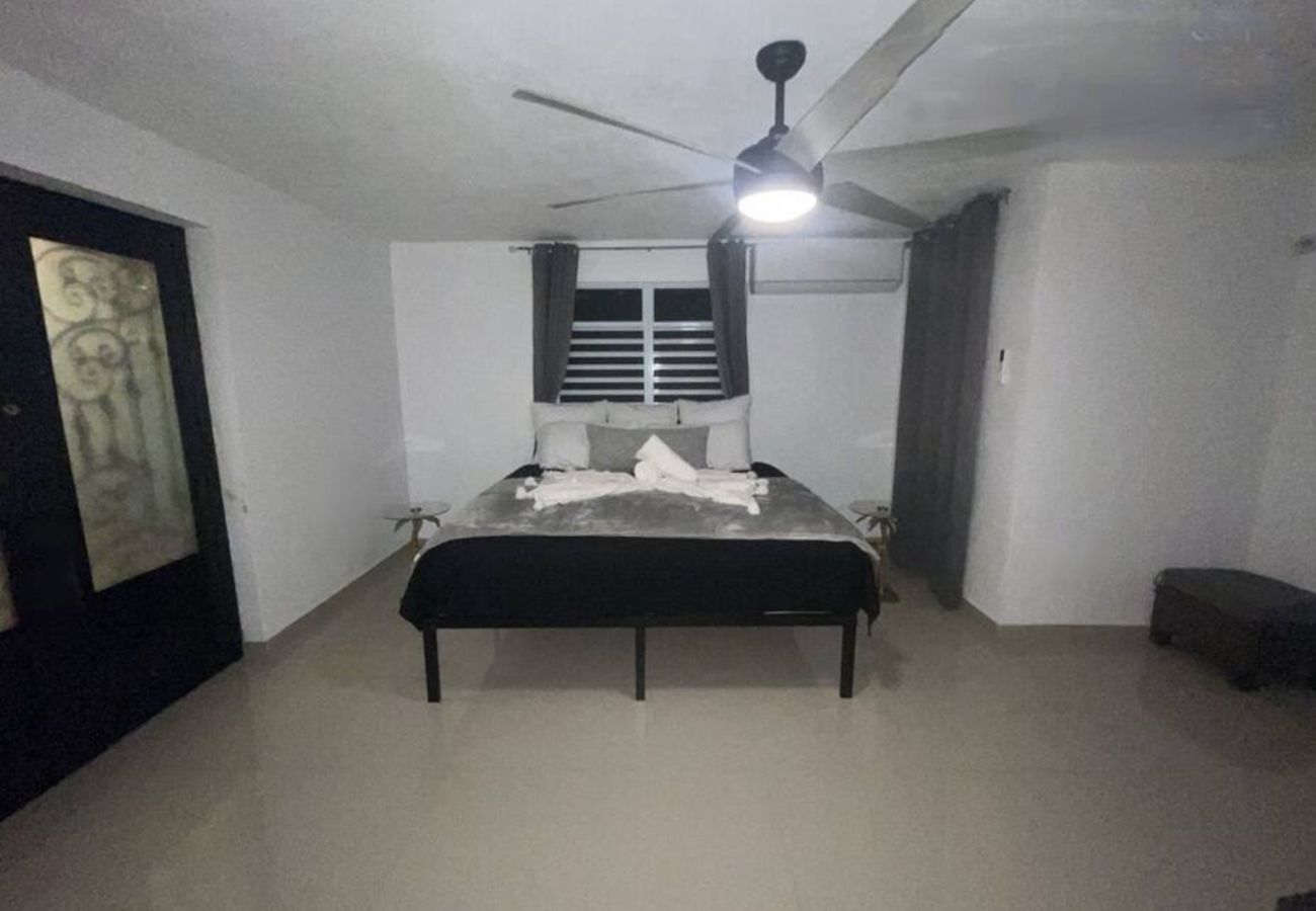 House in Vega Baja - Hacienda M&B · Perfect for Groups, with Pool and Spacious Patio