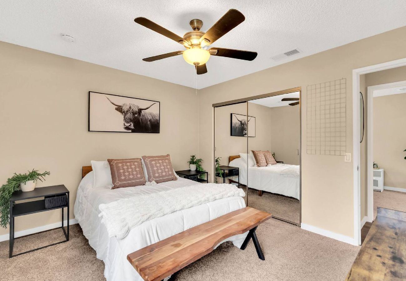 House in Sacramento - Home 4 miles to Downtown & 9 miles to Airport 