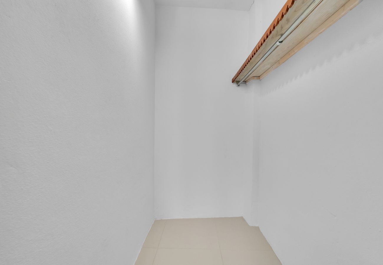 Apartment in San Juan - Charming OSJ Hideaway w/ Terrace & Full Kitchen