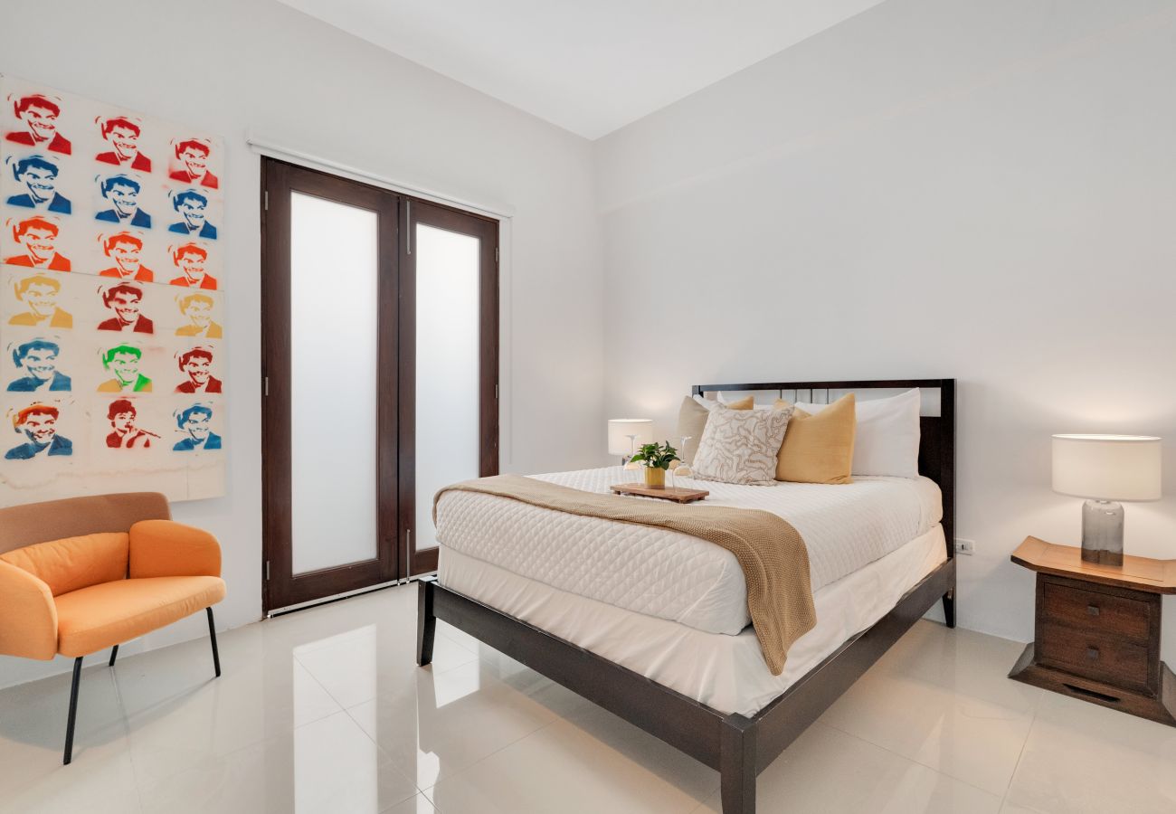 Apartment in San Juan - Charming OSJ Hideaway w/ Terrace & Full Kitchen