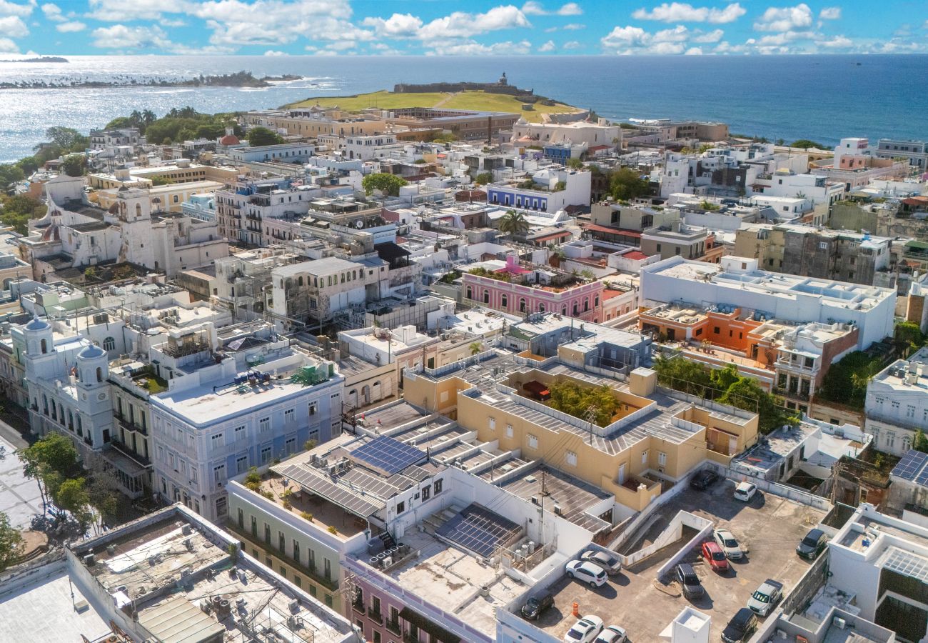 Apartment in San Juan - Charming OSJ Hideaway w/ Terrace & Full Kitchen