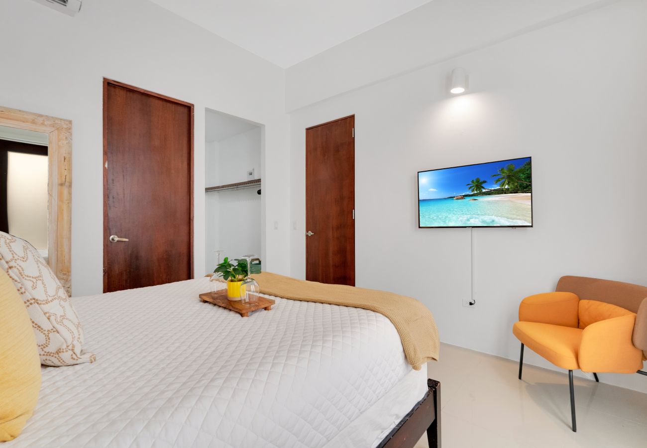 Apartment in San Juan - Charming OSJ Hideaway w/ Terrace & Full Kitchen