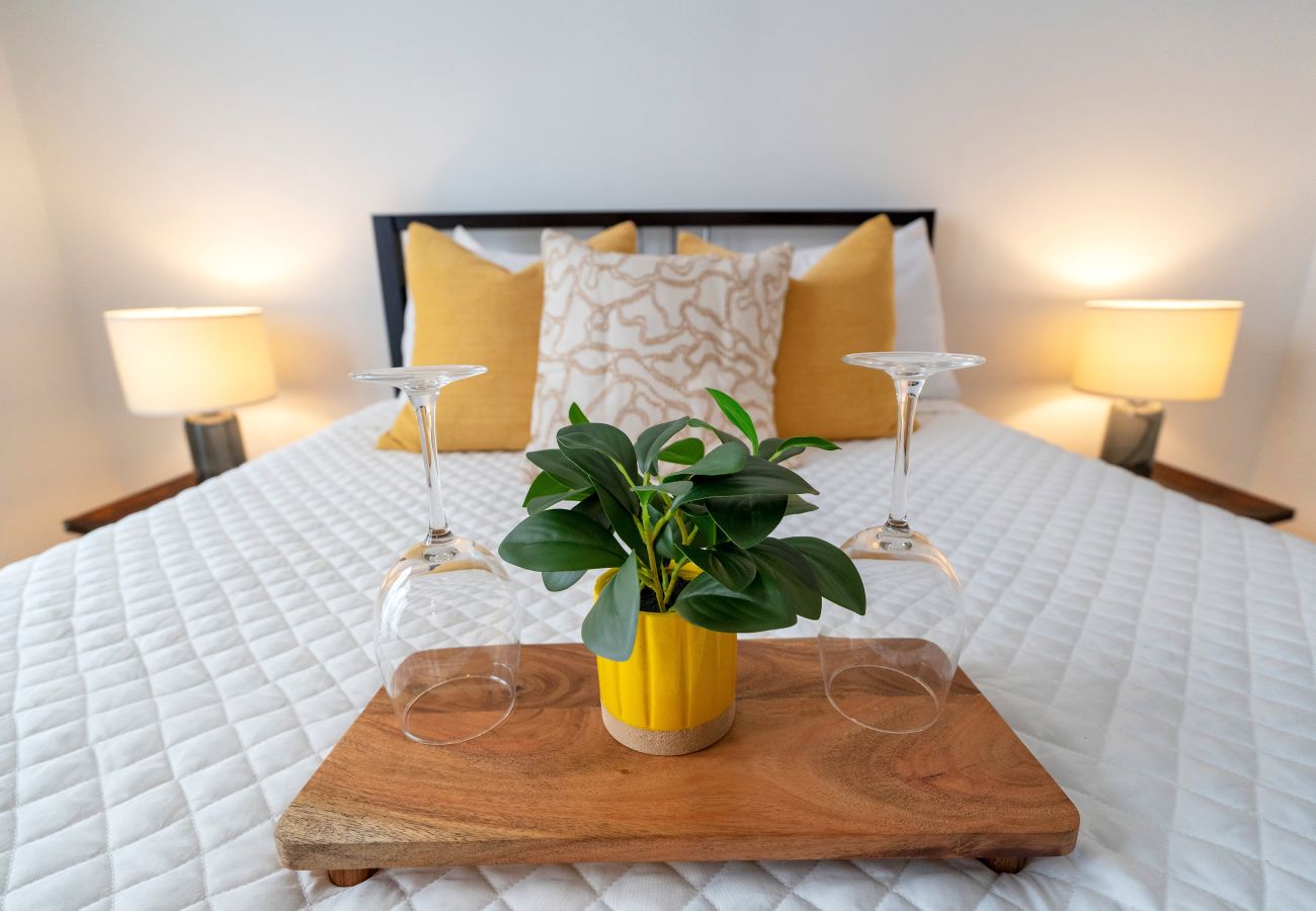 Apartment in San Juan - Charming OSJ Hideaway w/ Terrace & Full Kitchen