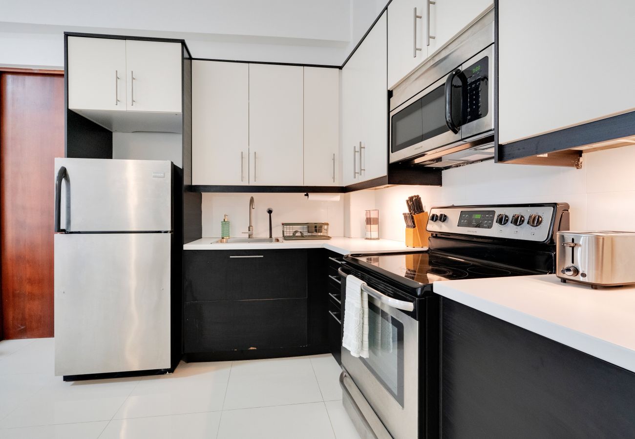 Apartment in San Juan - Charming OSJ Hideaway w/ Terrace & Full Kitchen