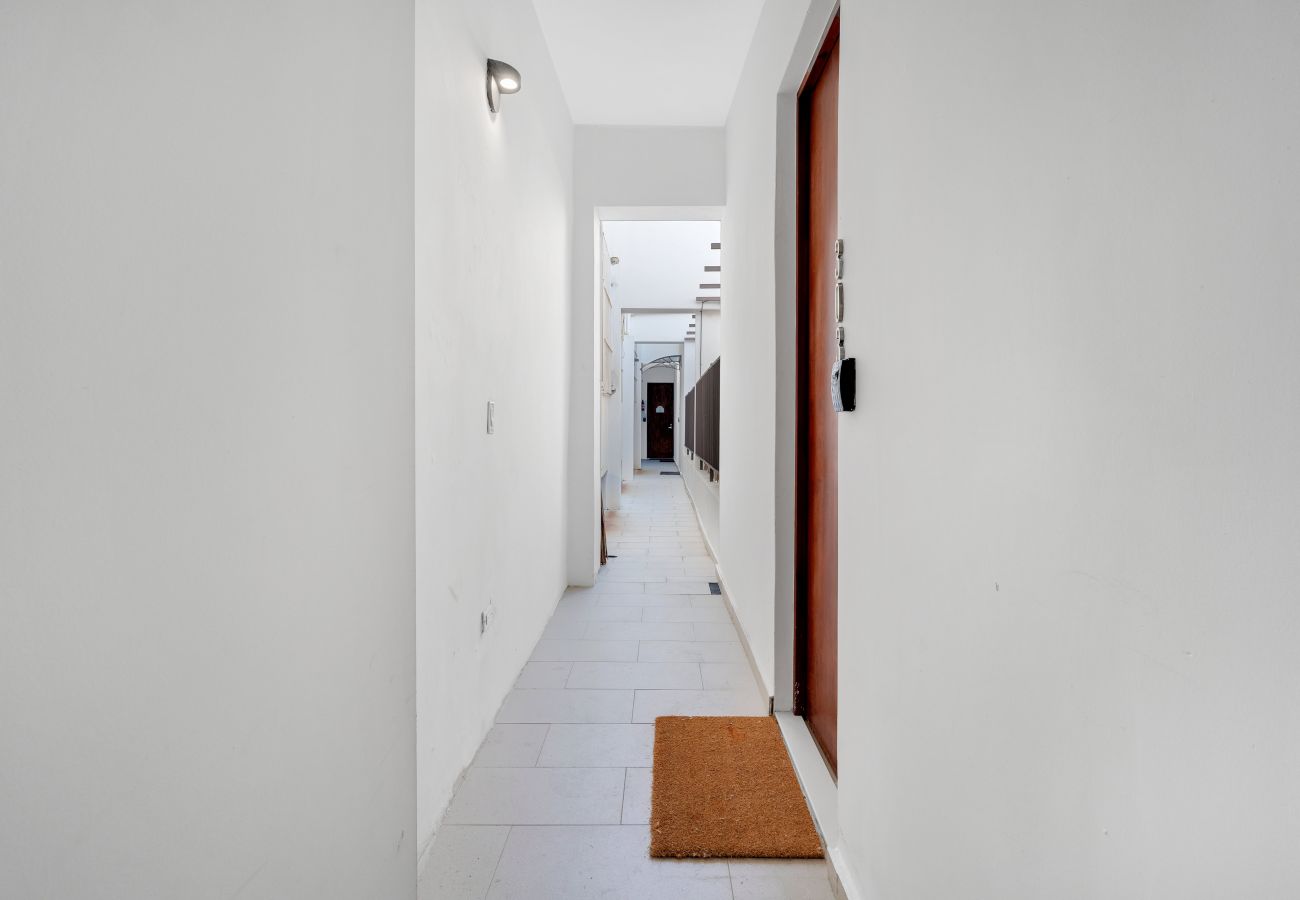 Apartment in San Juan - Charming OSJ Hideaway w/ Terrace & Full Kitchen