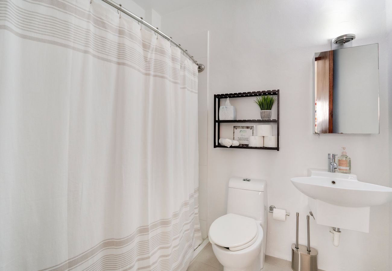 Apartment in San Juan - Charming OSJ Hideaway w/ Terrace & Full Kitchen