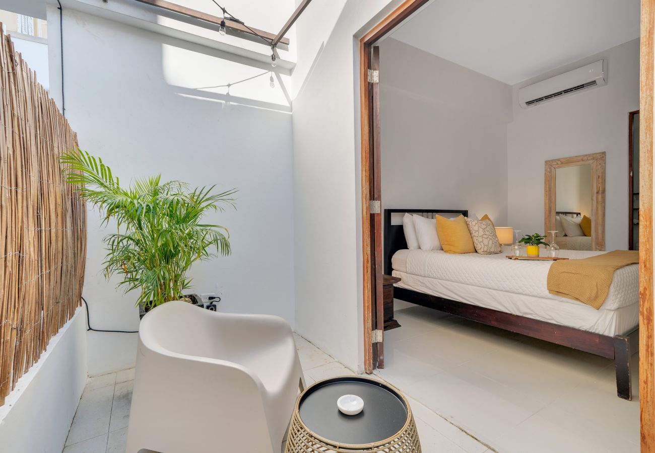 Apartment in San Juan - Charming OSJ Hideaway w/ Terrace & Full Kitchen
