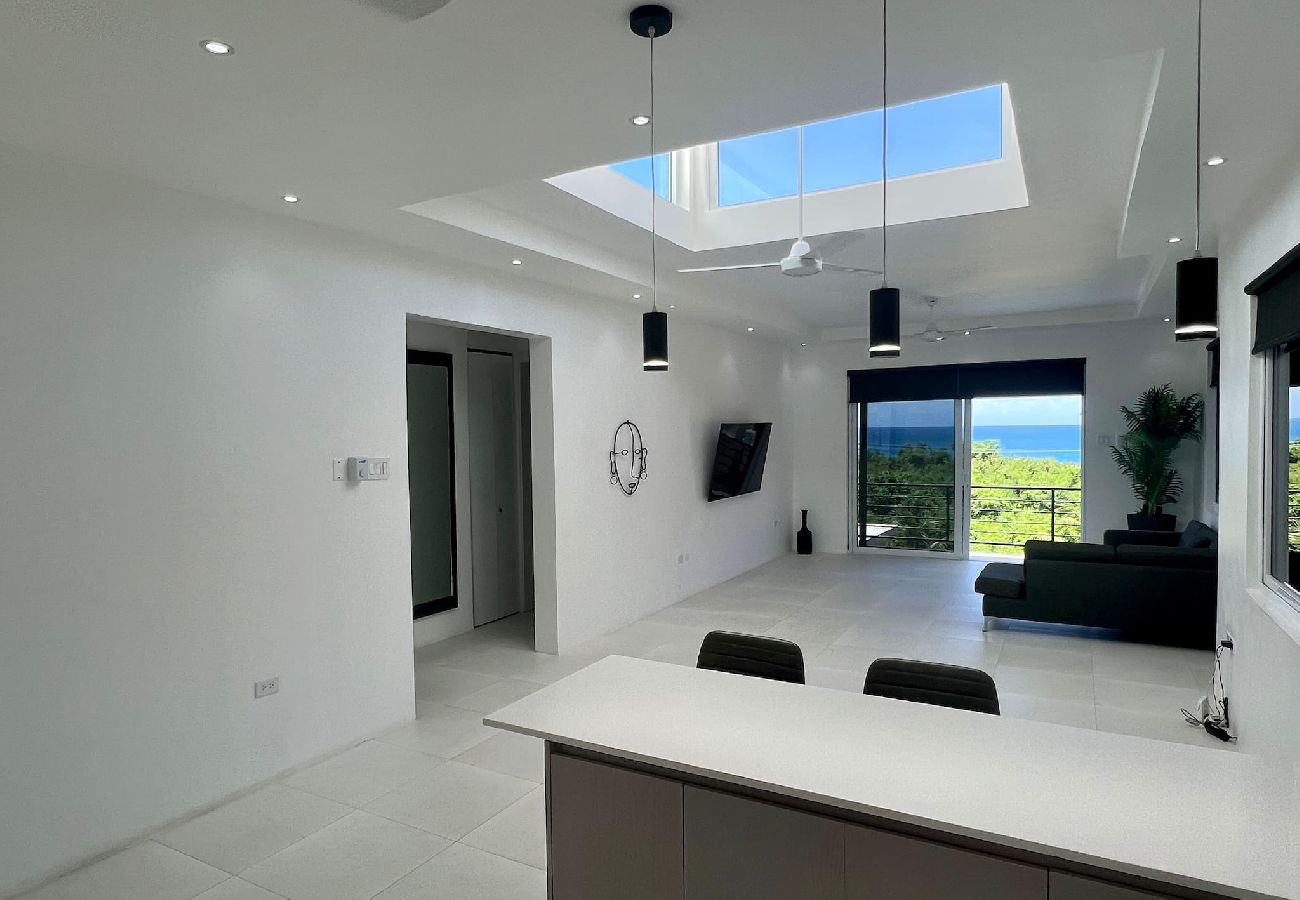 Apartment in White House - Modern Seaview 2 Bed Apartment! 