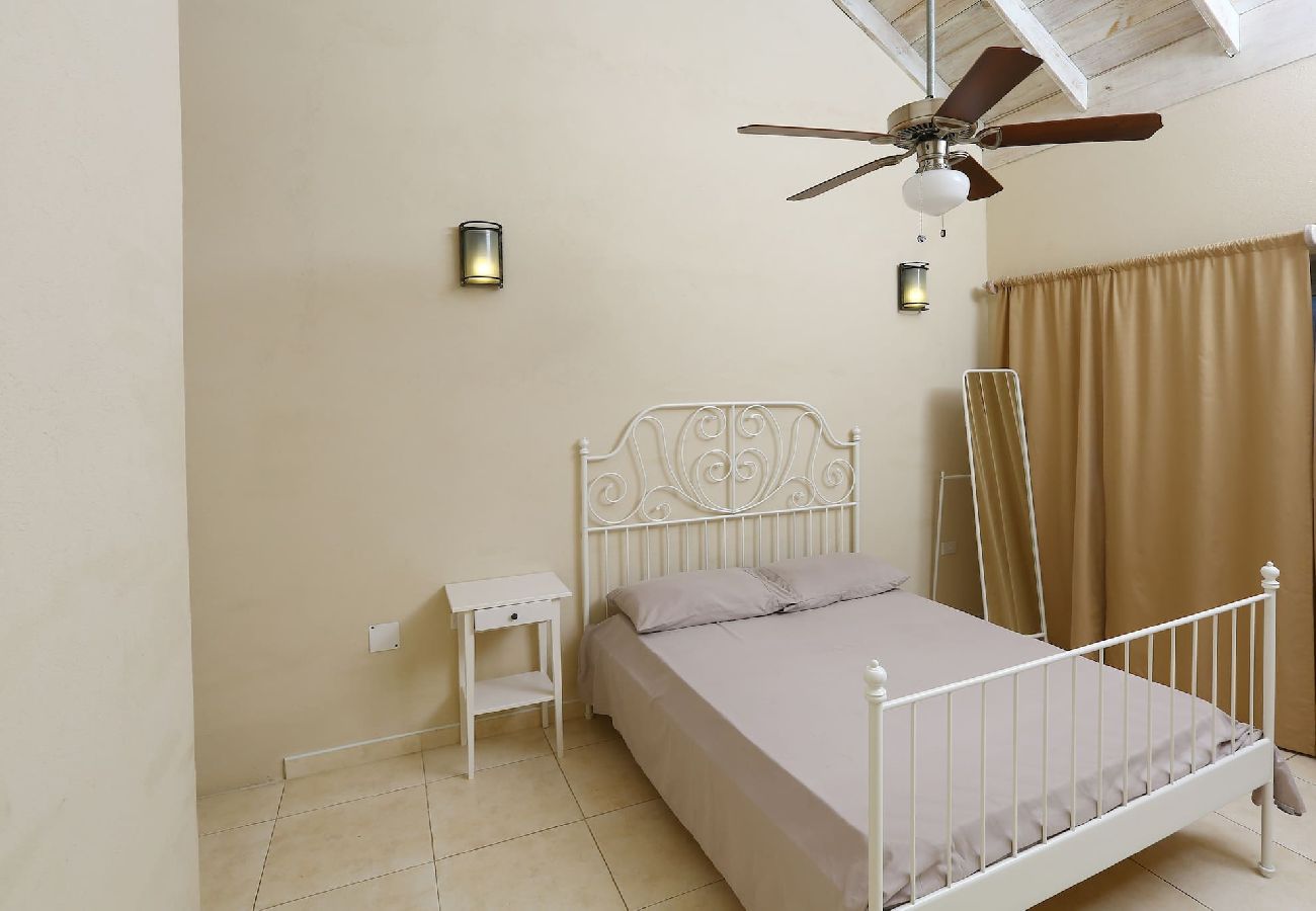 House in White House - Spacious 4-Bedroom Penthouse | Stunning sea views! 