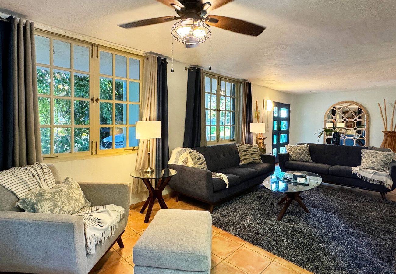 House in Río Grande - Rainforest View 4 bed 3 bath Hot Tub - Generator 
