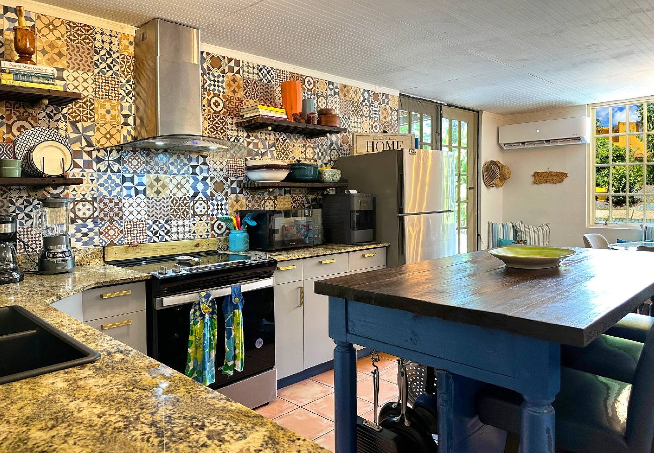 House in Río Grande - Rainforest View 4 bed 3 bath Hot Tub - Generator 