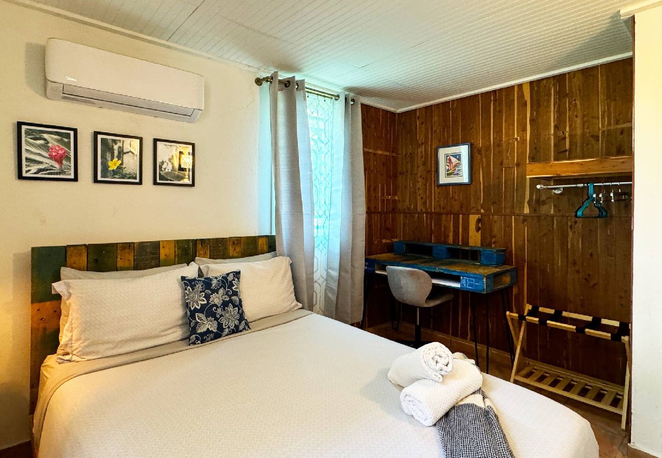 House in Río Grande - Rainforest View 4 bed 3 bath Hot Tub - Generator 