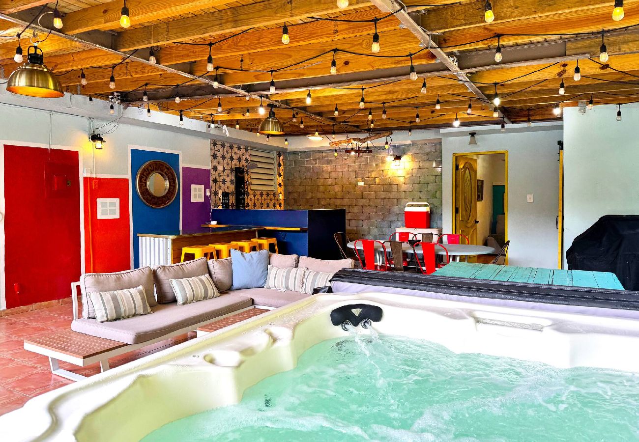 House in Río Grande - Rainforest View 4 bed 3 bath Hot Tub - Generator 