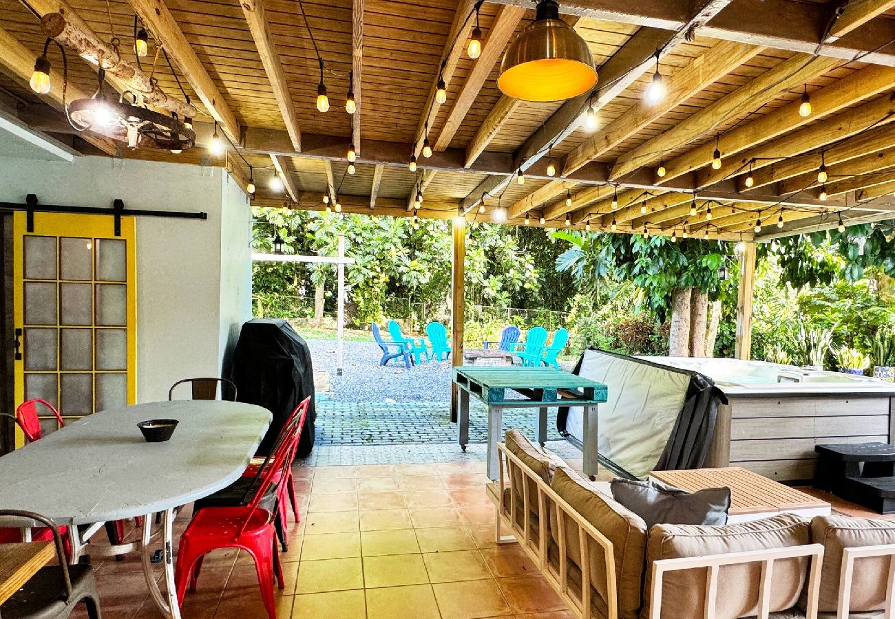 House in Río Grande - Rainforest View 4 bed 3 bath Hot Tub - Generator 