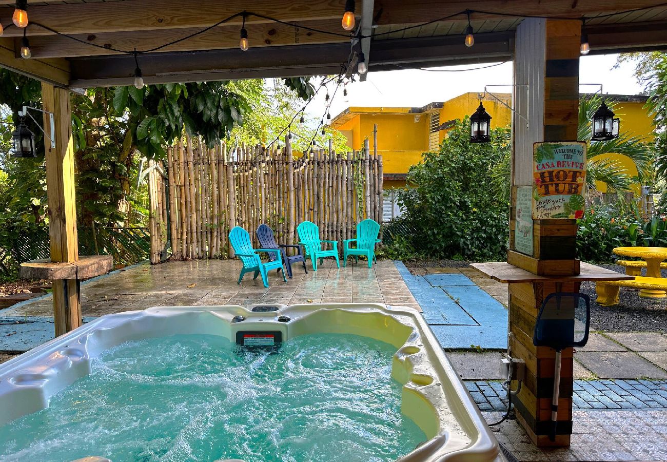 House in Río Grande - Rainforest View 4 bed 3 bath Hot Tub - Generator 