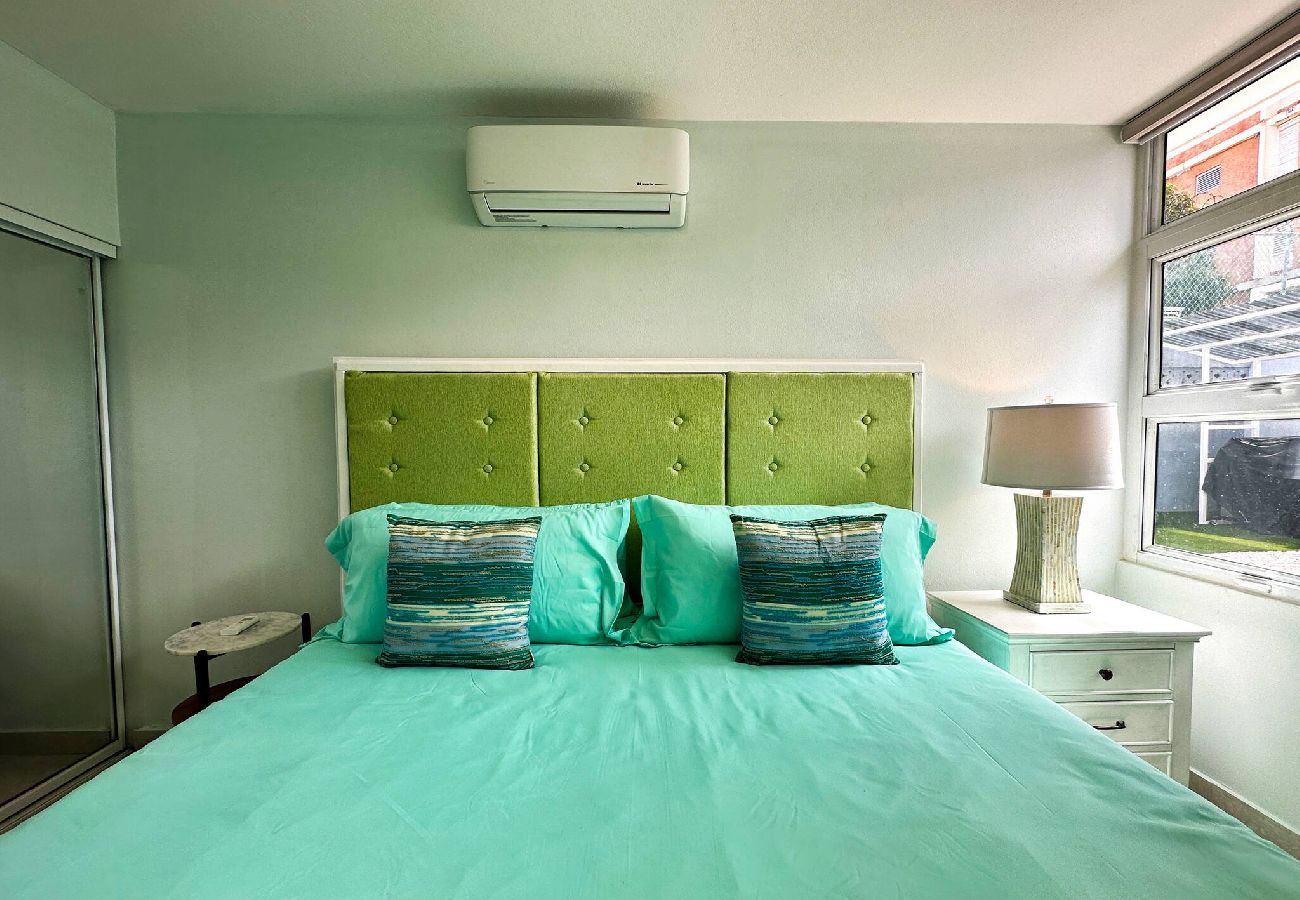 House in San Juan - Condado Laguna Villa 1 | Spa | 6 Bd 3Ba Generator 