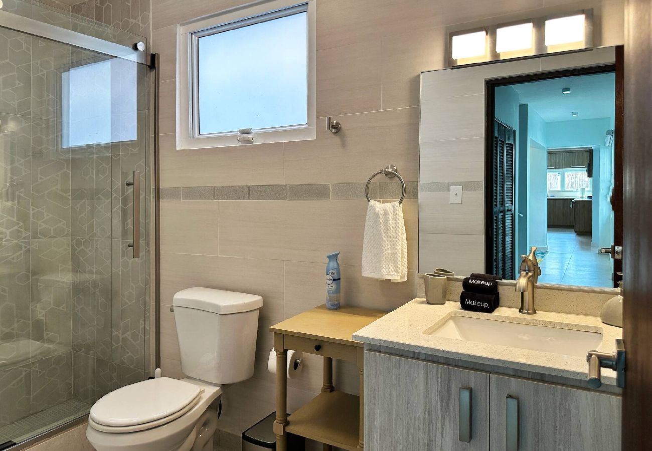 House in San Juan - Condado Laguna Villa 1 | Spa | 6 Bd 3Ba Generator 