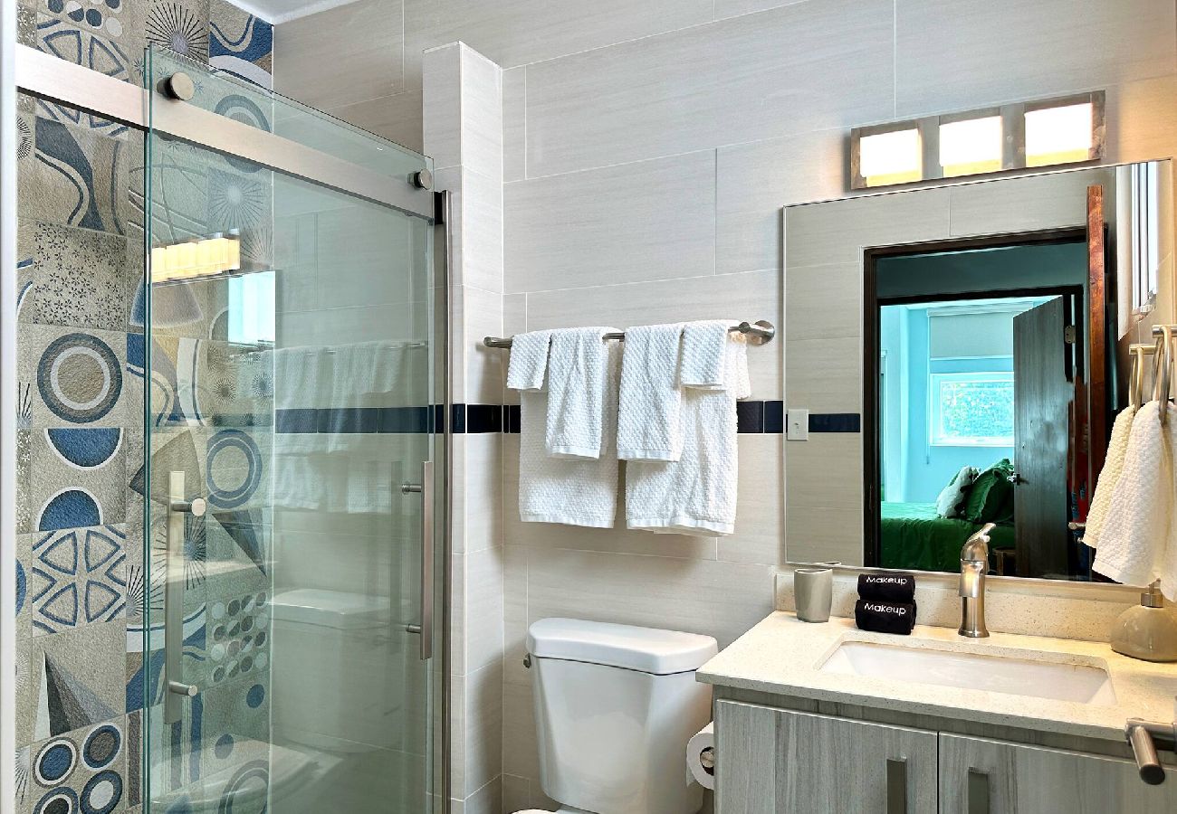 House in San Juan - Condado Laguna Villa 1 | Spa | 6 Bd 3Ba Generator 