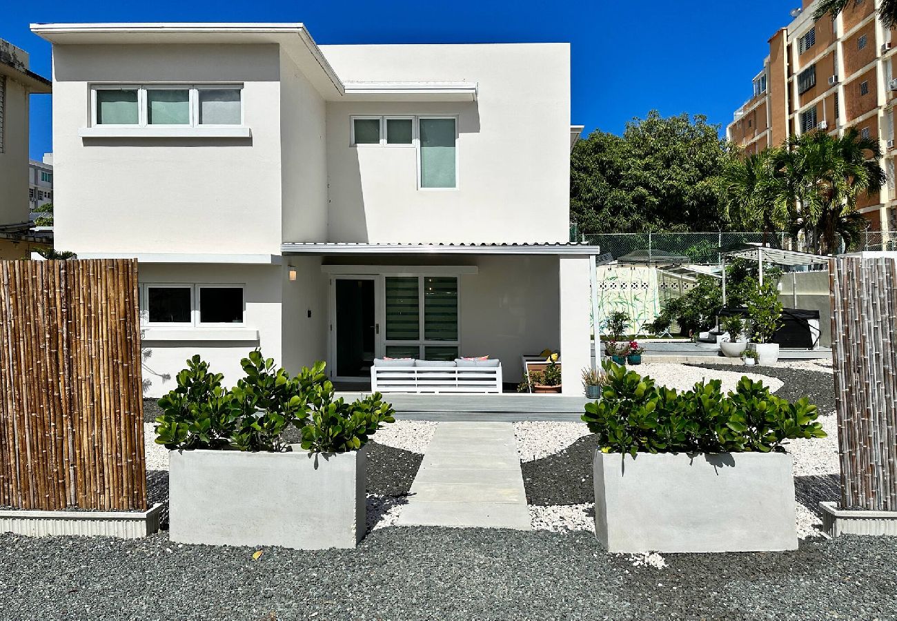 House in San Juan - Condado Laguna Villa 1 | Spa | 6 Bd 3Ba Generator 