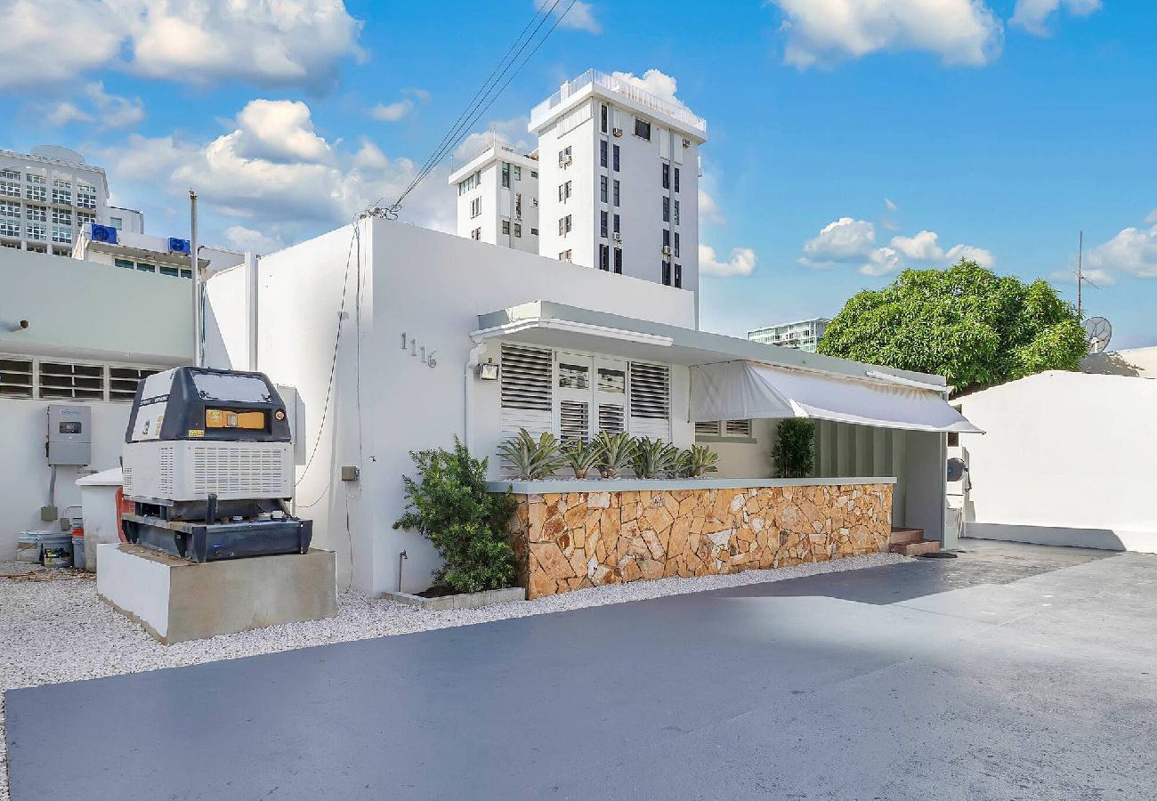 House in Santurce - Condado Villa 4Bd 3Ba | Spa/Generator/Parking 