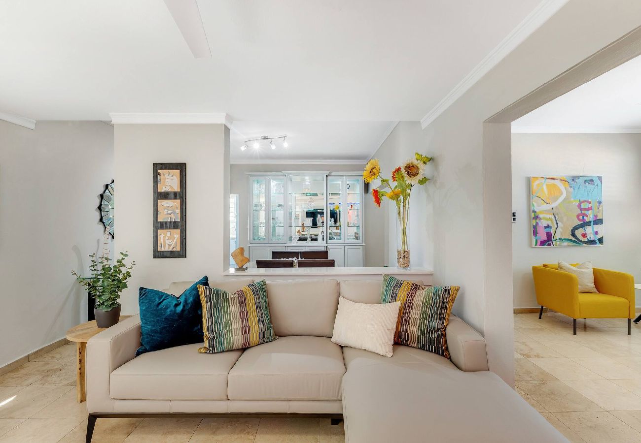 House in Santurce - Condado Villa 4Bd 3Ba | Spa/Generator/Parking 