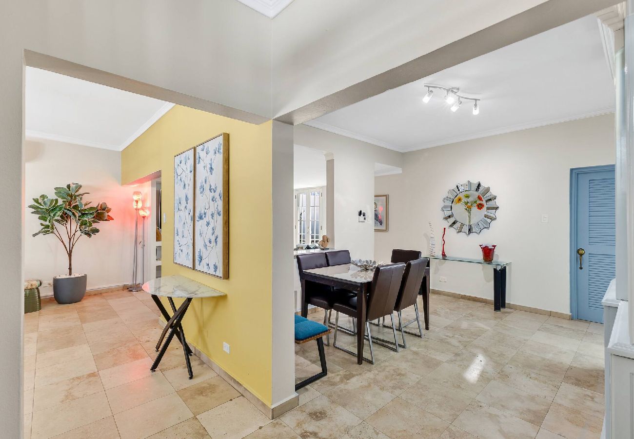 House in Santurce - Condado Villa 4Bd 3Ba | Spa/Generator/Parking 