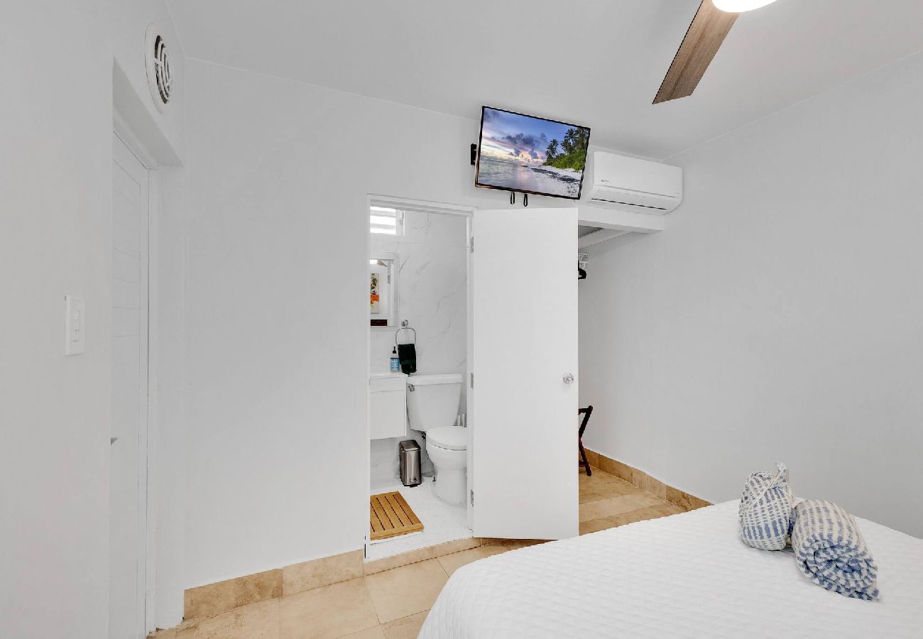 House in Santurce - Condado Villa 4Bd 3Ba | Spa/Generator/Parking 