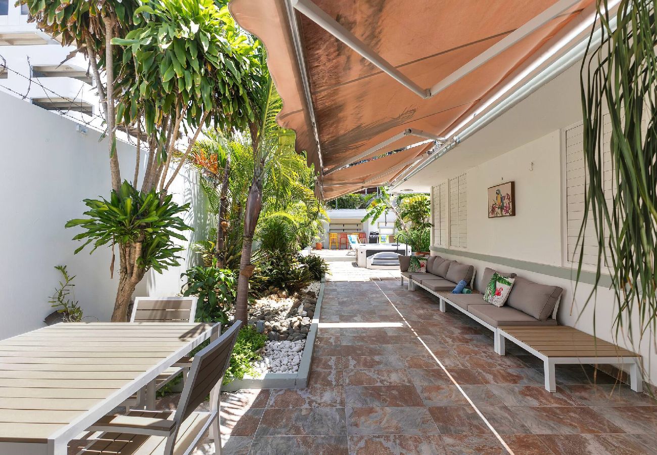 House in Santurce - Condado Villa 4Bd 3Ba | Spa/Generator/Parking 