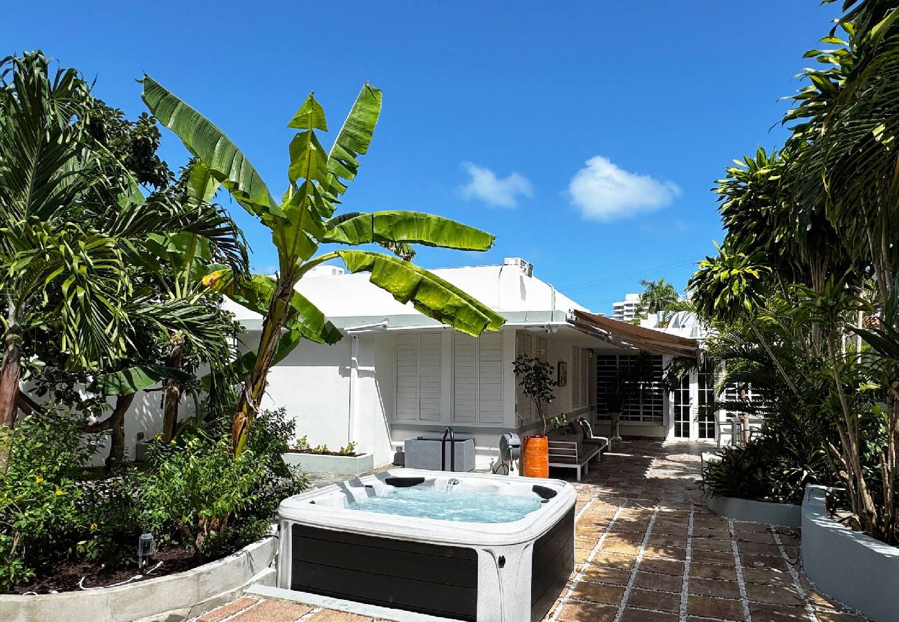House in Santurce - Condado Villa 4Bd 3Ba | Spa/Generator/Parking 